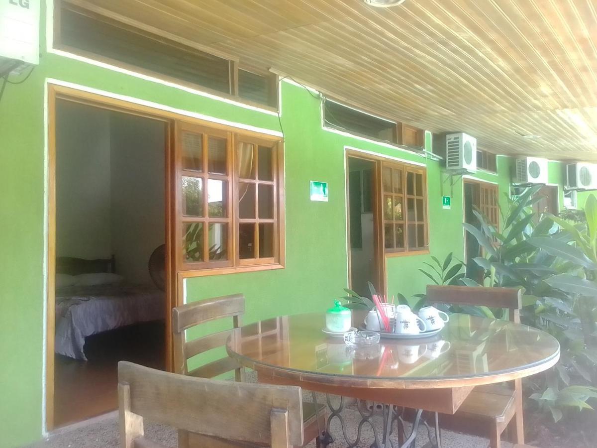 Hotel Santa Helena Leticia Extérieur photo