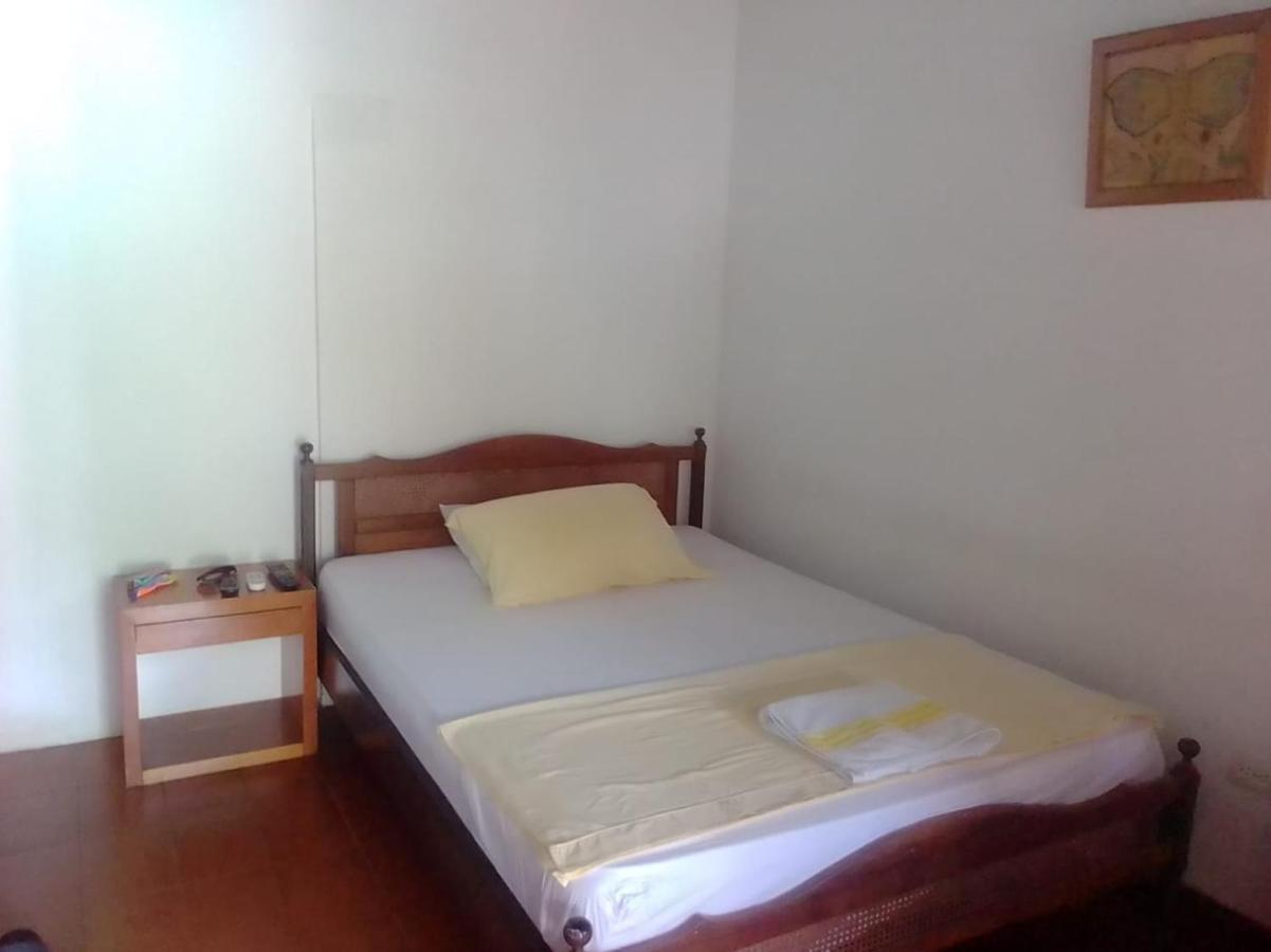 Hotel Santa Helena Leticia Extérieur photo